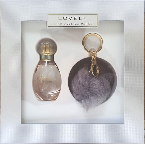 Sarah-Jessica-Parker-Set-Lovely-Edp-30-Mlkey-Chain שרה ג'סיקה פרקר לאבלי - Sarah Jessica Parker Lovely - בושם לאישה - 30 מ"ל א.ד.פ (מקורי)