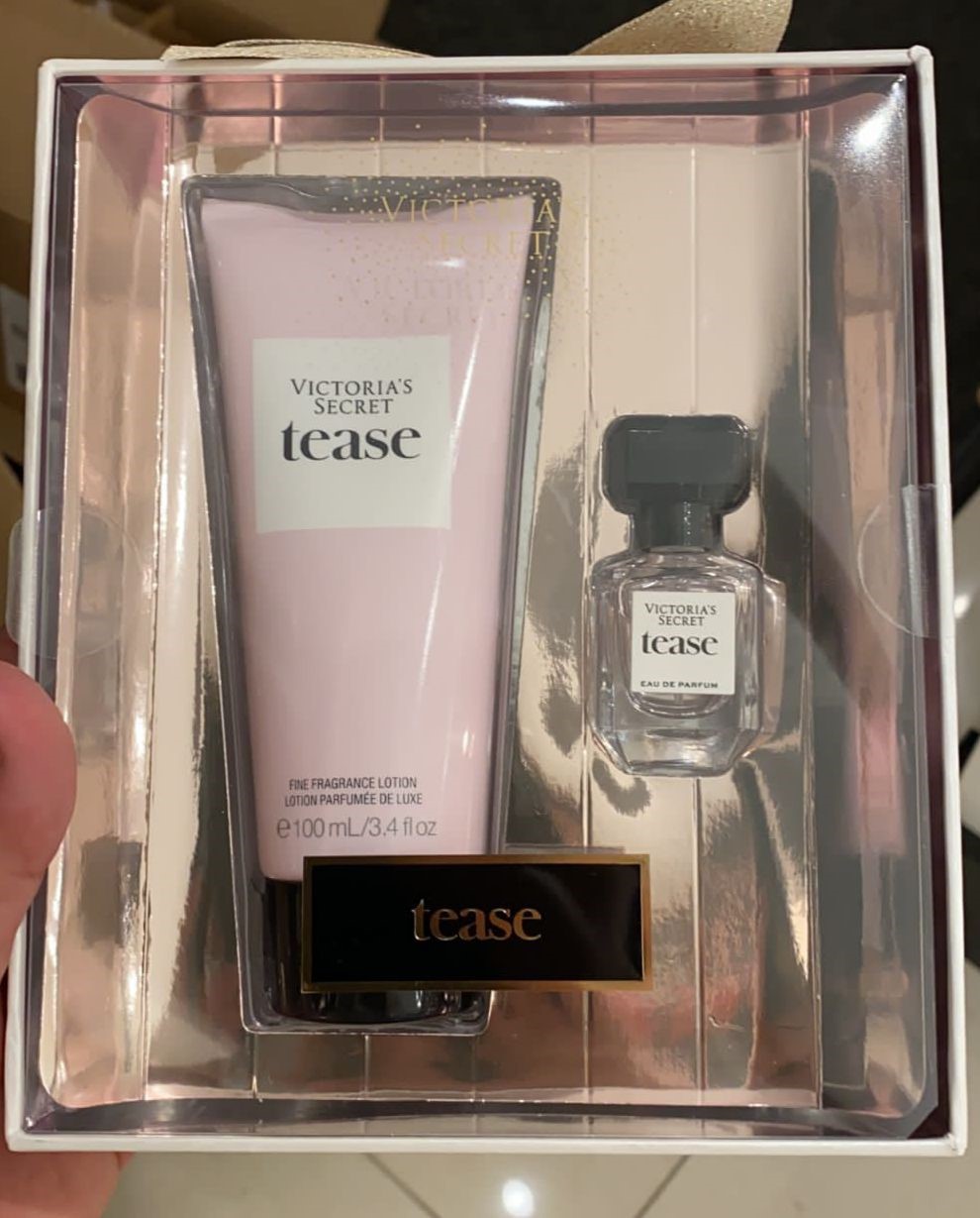 Victoria-Secret-Set-Tease-Parfume-7.5-Mlbody-Butter ויקטוריה'ס סיקרט טיז - Victoria's Secret Tease - בושם לאישה - 5 מ"ל Parfum (מקורי)